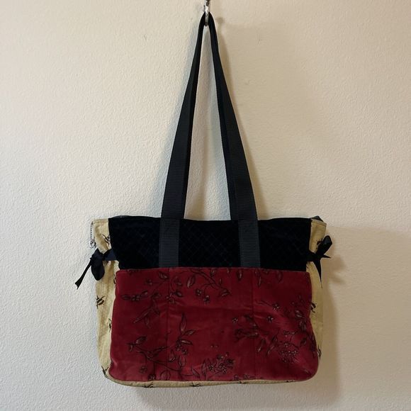 NORDIC HOUSE Designs USA Made Large Zip Tote Bag Red Black Bumblebees Floral - Picture 3 of 10